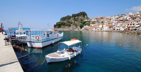 Parga Boote im Hafen von Parga